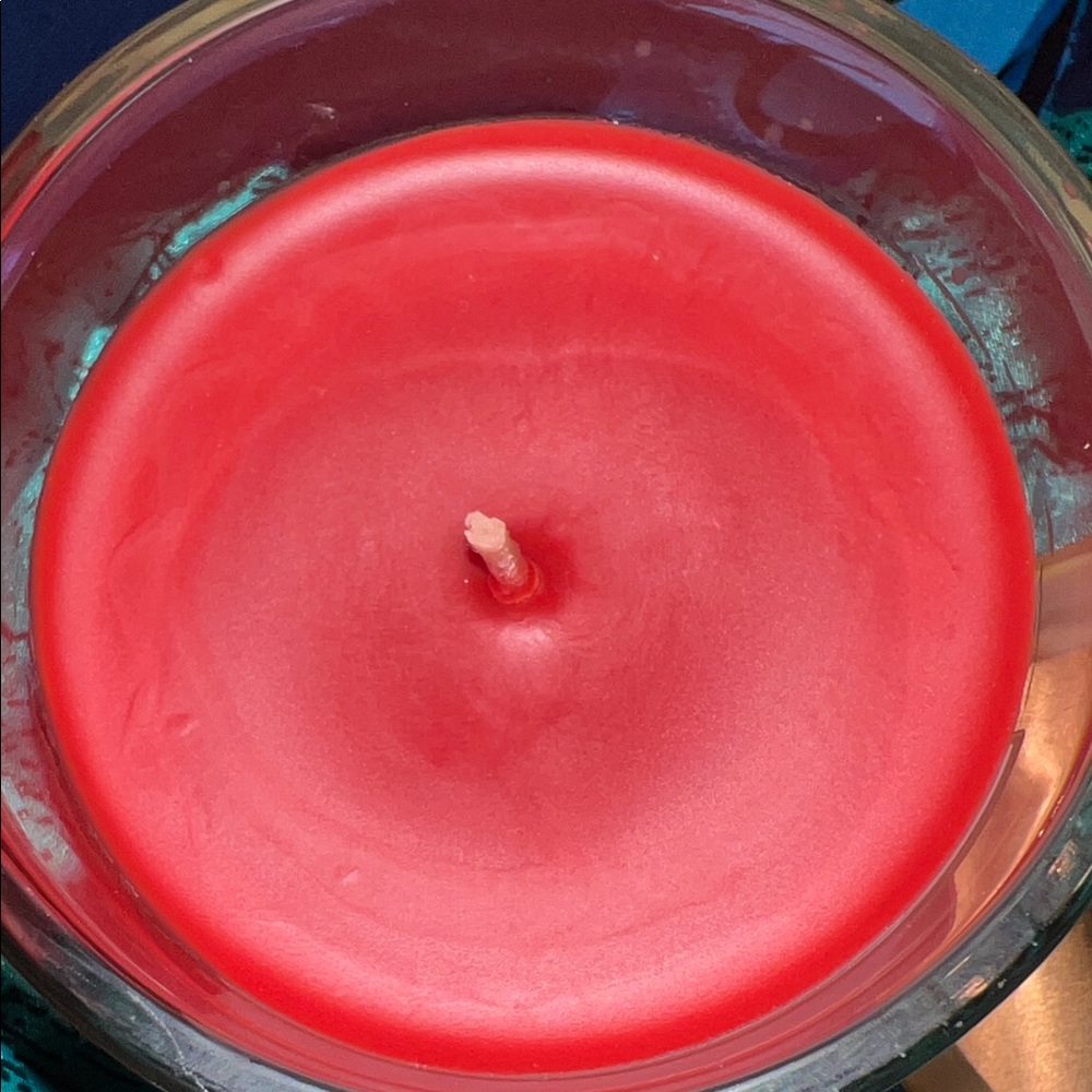 Chesapeake Bay Red and Gold Candle - Picture 2 of 2